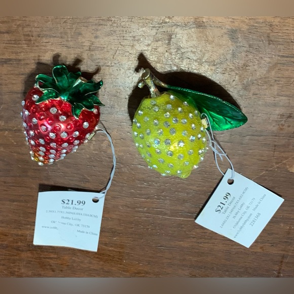 .2 small Decorative Jewelry Boxes - Picture 14 of 16